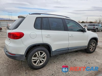 Trzecie zdjęcie samochodu z tyłu: 2016 VOLKSWAGEN TIGUAN S VIN:WVGAV7AX9GW582600 - miniatura