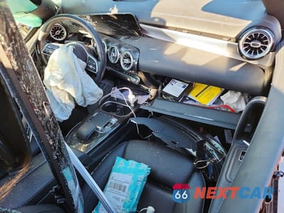 Zdjęcie 8 z 11 samochodu: 2020 MERCEDES-BENZ CLA 250 VIN:WDD5J4GB7LN062073 - miniatura