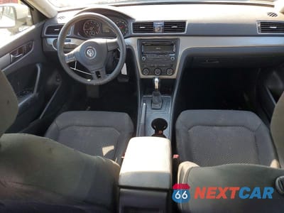 Zdjęcie 8 z 11 samochodu: 2013 VOLKSWAGEN PASSAT S VIN:1VWAP7A33DC005132 - miniatura