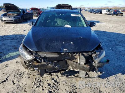 Piąte zdjęcie samochodu w środku: 2017 HYUNDAI ELANTRA LIMITED VIN:5NPD84LF3HH055204 - miniatura