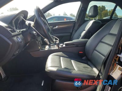 Zdjęcie 7 z 11 samochodu: 2010 MERCEDES-BENZ C 350 VIN:WDDGF5GB4AR109615 - miniatura