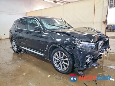 Czwarte zdjęcie samochodu z boku: 2018 BMW X3 XDRIVE30I VIN:5UXTR9C52JLC81671 - miniatura