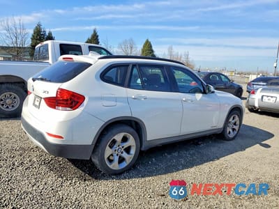 Trzecie zdjęcie samochodu z tyłu: 2015 BMW X1 SDRIVE28I VIN:WBAVM1C5XFVW58747 - miniatura