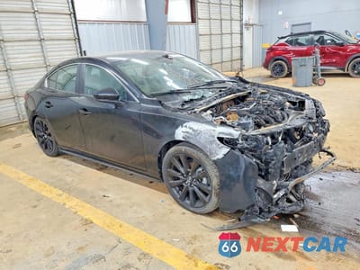 Czwarte zdjęcie samochodu z boku: 2025 MAZDA 3 SELECT SPORT VIN:3MZBPABMXSM457194 - miniatura
