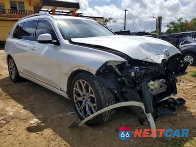 Czwarte zdjęcie samochodu z boku: 2025 BMW X7 XDRIVE40I VIN:5UX23EM08S9X21557 - miniatura