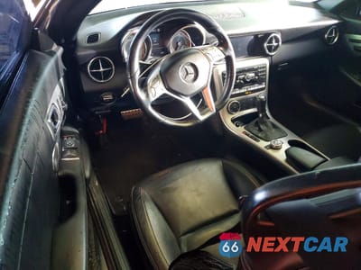 Zdjęcie 8 z 12 samochodu: 2012 MERCEDES-BENZ SLK 350 VIN:WDDPK5HA8CF012942 - miniatura
