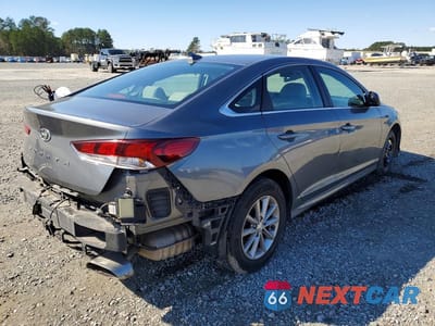 Trzecie zdjęcie samochodu z tyłu: 2019 HYUNDAI SONATA SE VIN:5NPE24AF2KH804137 - miniatura