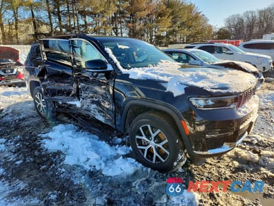 Czwarte zdjęcie samochodu z boku: 2023 JEEP GRAND CHEROKEE L LIMITED VIN:1C4RJKBG1P8852718 - miniatura