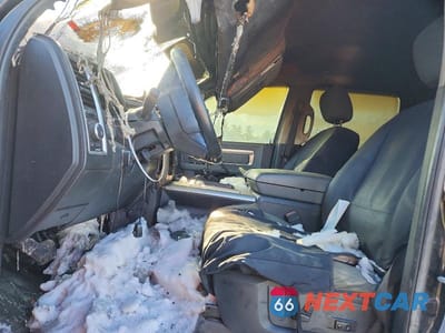 Zdjęcie 7 z 11 samochodu: 2015 RAM 2500 SLT VIN:3C6UR5DJ9FG527067 - miniatura