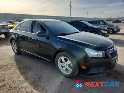 Czwarte zdjęcie samochodu z boku: 2013 CHEVROLET CRUZE LT VIN:1G1PC5SB6D7317451 - miniatura