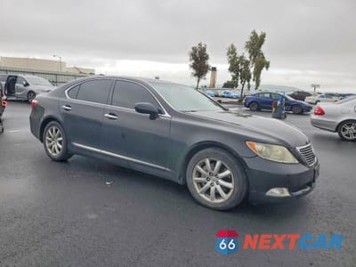 Czwarte zdjęcie samochodu z boku: 2008 LEXUS LS 460 BASE VIN:JTHBL46F585070870 - miniatura