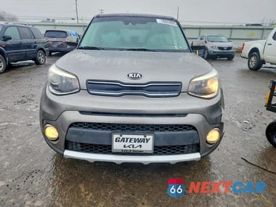 Piąte zdjęcie samochodu w środku: 2017 KIA SOUL + VIN:KNDJP3A54H7491431 - miniatura