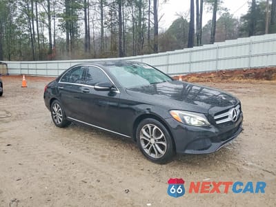 Piąte zdjęcie samochodu w środku: 2015 MERCEDES-BENZ C 300 4MATIC VIN:55SWF4KB2FU024811 - miniatura