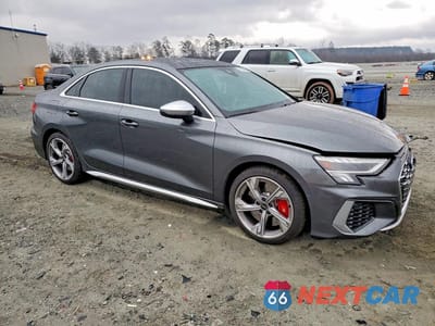 Czwarte zdjęcie samochodu z boku: 2023 AUDI S3 PREMIUM PLUS VIN:WAUH3DGY1PA050727 - miniatura