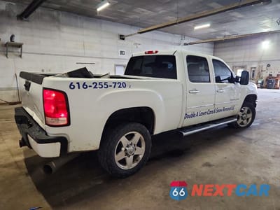 Trzecie zdjęcie samochodu z tyłu: 2012 GMC SIERRA K2500 DENALI VIN:1GT125E81CF178656 - miniatura