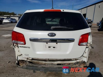 Zdjęcie 6 z 14 samochodu: 2013 KIA SORENTO LX VIN:5XYKT3A17DG359029 - miniatura