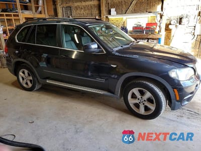 Czwarte zdjęcie samochodu z boku: 2011 BMW X5 XDRIVE50I VIN:5UXZV8C56BL417394 - miniatura