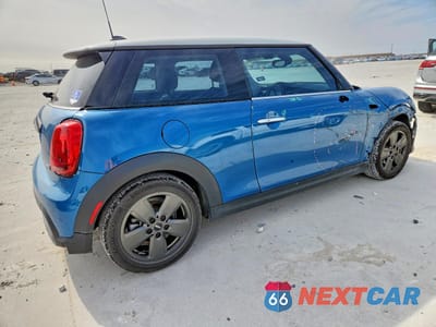 Trzecie zdjęcie samochodu z tyłu: 2024 MINI COOPER VIN:WMW33DH05R2W02634 - miniatura