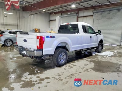 Trzecie zdjęcie samochodu z tyłu: 2019 FORD F250 SUPER DUTY VIN:1FT7X2B69KED80257 - miniatura