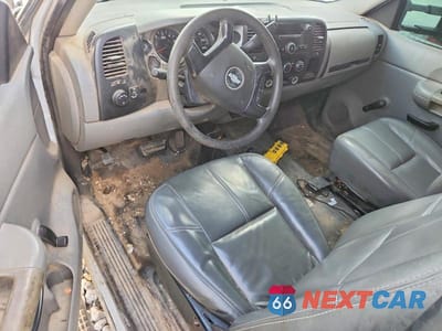 Zdjęcie 8 z 12 samochodu: 2007 CHEVROLET SILVERADO K3500 VIN:1GBHK34K67E571293 - miniatura