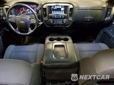 Zdjęcie 8 z 12 samochodu: 2018 CHEVROLET SILVERADO K1500 LT VIN:3GCUKREC7JG378512 - miniatura