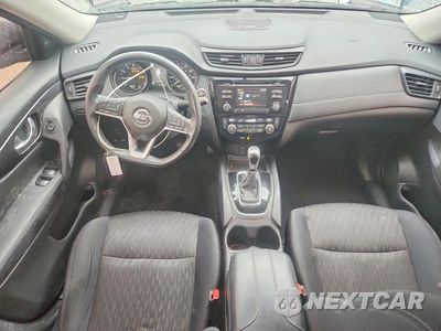Zdjęcie 8 z 14 samochodu: 2017 NISSAN ROGUE SV VIN:5N1AT2MV2HC763432 - miniatura