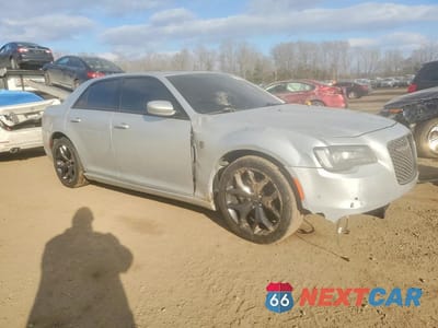 Czwarte zdjęcie samochodu z boku: 2021 CHRYSLER 300 S VIN:2C3CCABGXMH545598 - miniatura