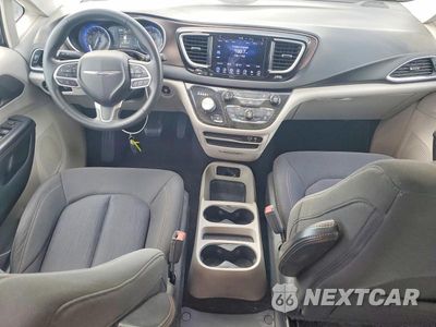 Zdjęcie 8 z 12 samochodu: 2017 CHRYSLER PACIFICA TOURING VIN:2C4RC1DGXHR511518 - miniatura