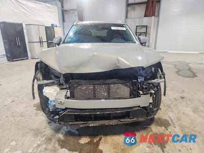 Piąte zdjęcie samochodu w środku: 2025 VOLVO XC40 CORE VIN:YV4L12UJ6S2475097 - miniatura