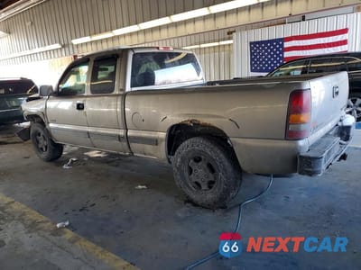 Drugie zdjęcie samochodu z przodu: 2001 CHEVROLET SILVERADO K1500 VIN:1GCEK19T51E117662 - miniatura