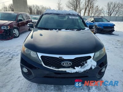 Piąte zdjęcie samochodu w środku: 2011 KIA SORENTO VIN:5XYKUDA20BG134959 - miniatura