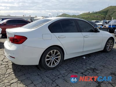 Trzecie zdjęcie samochodu z tyłu: 2017 BMW 320 I VIN:WBA8E1G32HNU15570 - miniatura