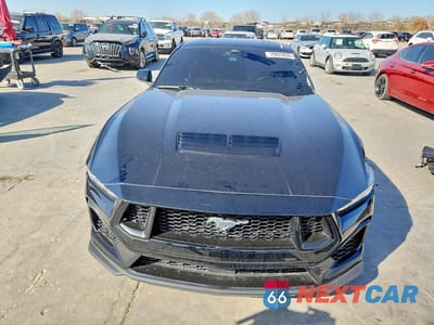 Piąte zdjęcie samochodu w środku: 2024 FORD MUSTANG GT VIN:1FA6P8CF9R5427316 - miniatura