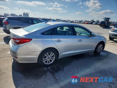 Trzecie zdjęcie samochodu z tyłu: 2017 HYUNDAI SONATA BASE VIN:5NPE24AF9HH492634 - miniatura