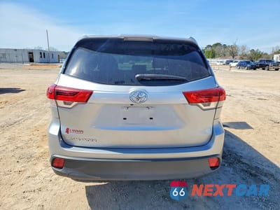 Zdjęcie 6 z 11 samochodu: 2019 TOYOTA HIGHLANDER LE VIN:5TDZARFHXKS047378 - miniatura