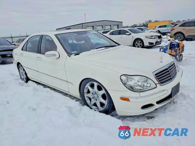Czwarte zdjęcie samochodu z boku: 2005 MERCEDES-BENZ S 430 VIN:WDBNG70J35A442659 - miniatura