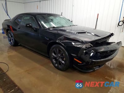 Czwarte zdjęcie samochodu z boku: 2021 DODGE CHALLENGER SXT VIN:2C3CDZGG8MH622943 - miniatura