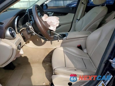 Zdjęcie 7 z 12 samochodu: 2017 MERCEDES-BENZ C 300 4MATIC VIN:55SWF4KB7HU219869 - miniatura