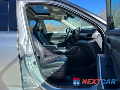 Zdjęcie 7 z 10 samochodu: 2021 TOYOTA HIGHLANDER XLE VIN:5TDGZRBHXMS558114 - miniatura