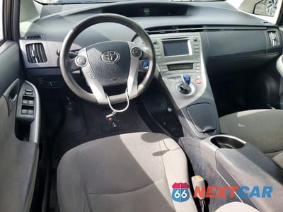 Zdjęcie 8 z 12 samochodu: 2015 TOYOTA PRIUS VIN:JTDKN3DU4F0425044 - miniatura