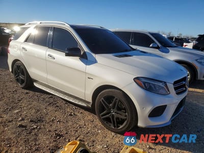 Czwarte zdjęcie samochodu z boku: 2018 MERCEDES-BENZ GLE 43 AMG VIN:4JGDA6EBXJB013173 - miniatura