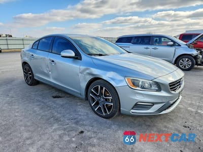Czwarte zdjęcie samochodu z boku: 2017 VOLVO S60 VIN:YV126MFL0H2421212 - miniatura