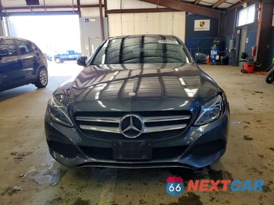 Piąte zdjęcie samochodu w środku: 2016 MERCEDES-BENZ C 300 4MATIC VIN:55SWF4KB3GU151794 - miniatura