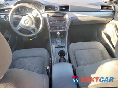 Zdjęcie 8 z 12 samochodu: 2012 VOLKSWAGEN PASSAT S VIN:1VWAP7A35CC094247 - miniatura