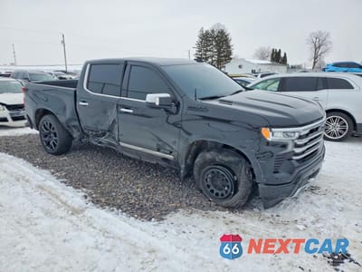 Czwarte zdjęcie samochodu z boku: 2023 CHEVROLET SILVERADO K1500 HIGH COUNTRY VIN:1GCUDJE83PZ308375 - miniatura