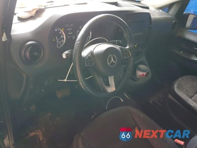 Zdjęcie 8 z 14 samochodu: 2018 MERCEDES-BENZ METRIS VIN:WD4PG2EE7J3408740 - miniatura