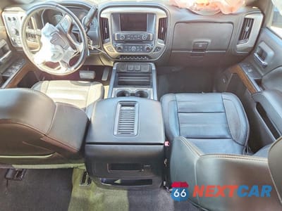 Zdjęcie 8 z 12 samochodu: 2018 GMC SIERRA K2500 DENALI VIN:1GT12UEY2JF109434 - miniatura