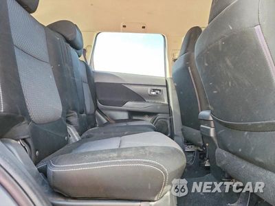 Zdjęcie 10 z 13 samochodu: 2016 MITSUBISHI OUTLANDER ES VIN:JA4AD2A30GZ062379 - miniatura