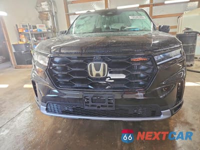 Piąte zdjęcie samochodu w środku: 2025 HONDA PILOT TRAILSPORT VIN:5FNYG1H64SB176633 - miniatura