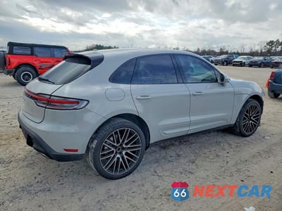 Trzecie zdjęcie samochodu z tyłu: 2023 PORSCHE MACAN BASE VIN:WP1AA2A54PLB02657 - miniatura